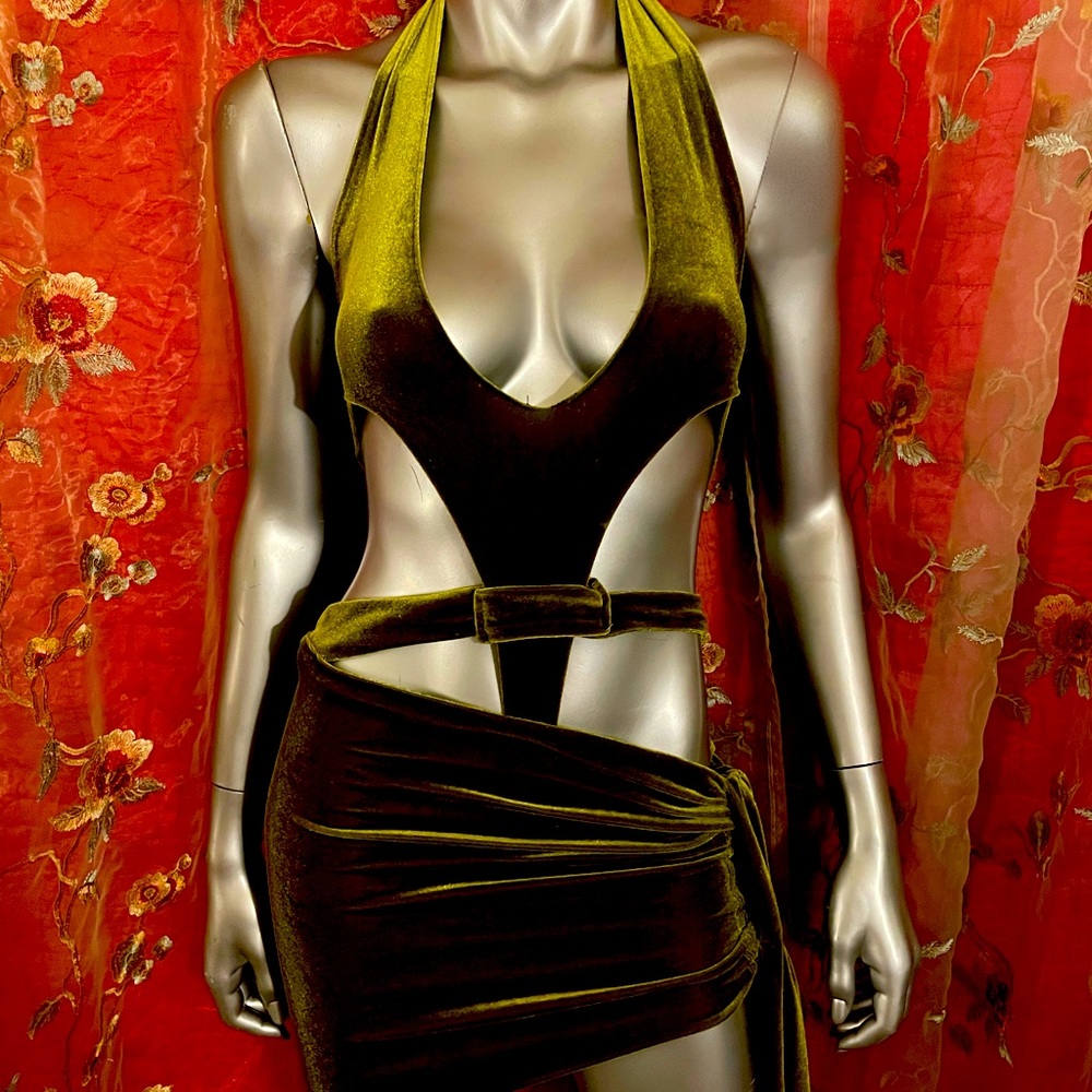 Cut out dress‼️